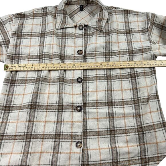 Zaful Womens Flannel/Fleece Button Up Shacket Jacket Sz 6 Tan Nude Plaid Neutral - Picture 3 of 9